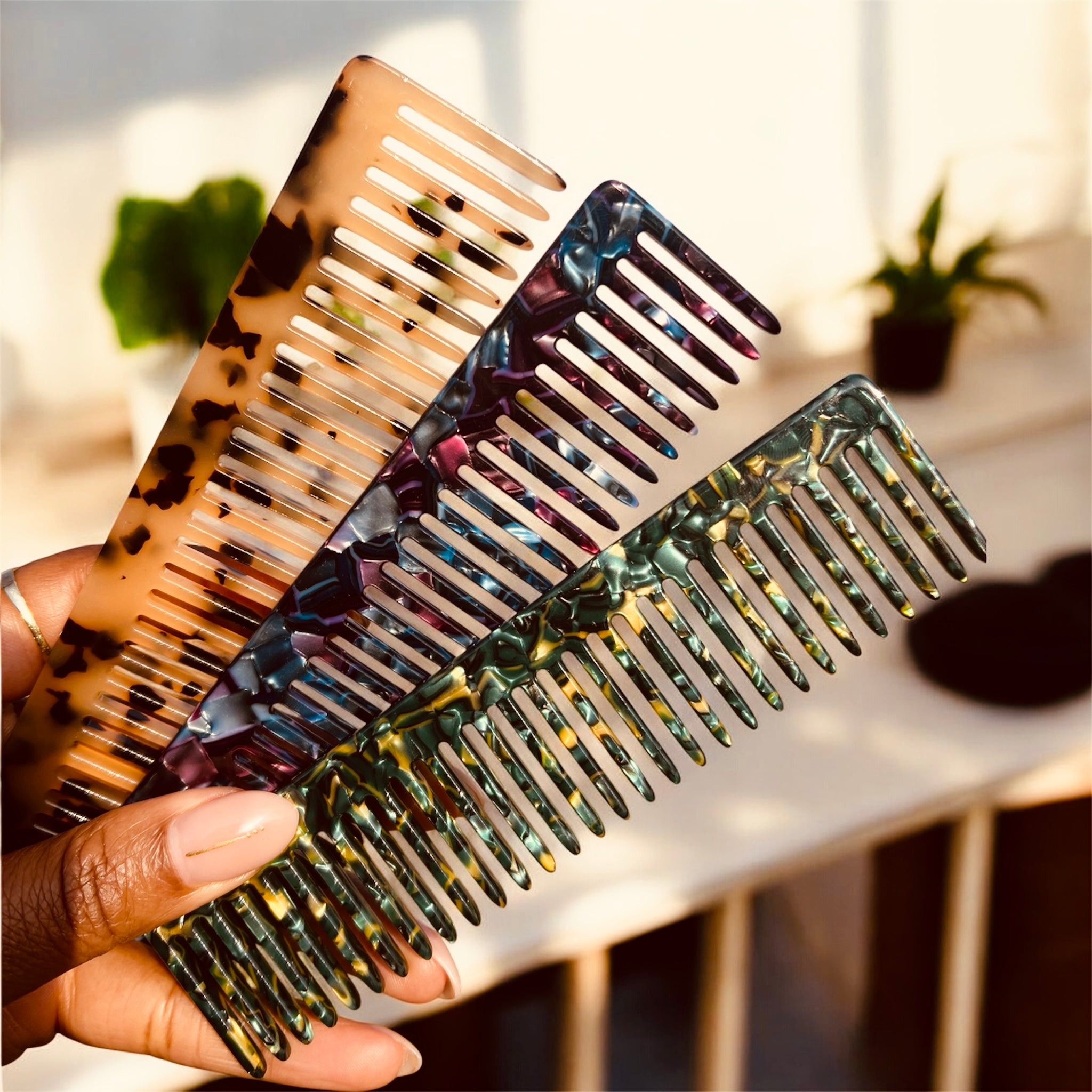 Decorative Acetate Seamless Comb - Green