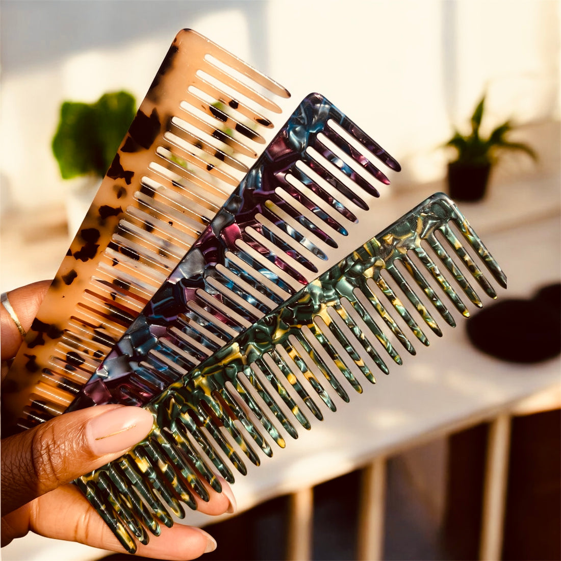 Decorative Acetate Seamless Comb - Green