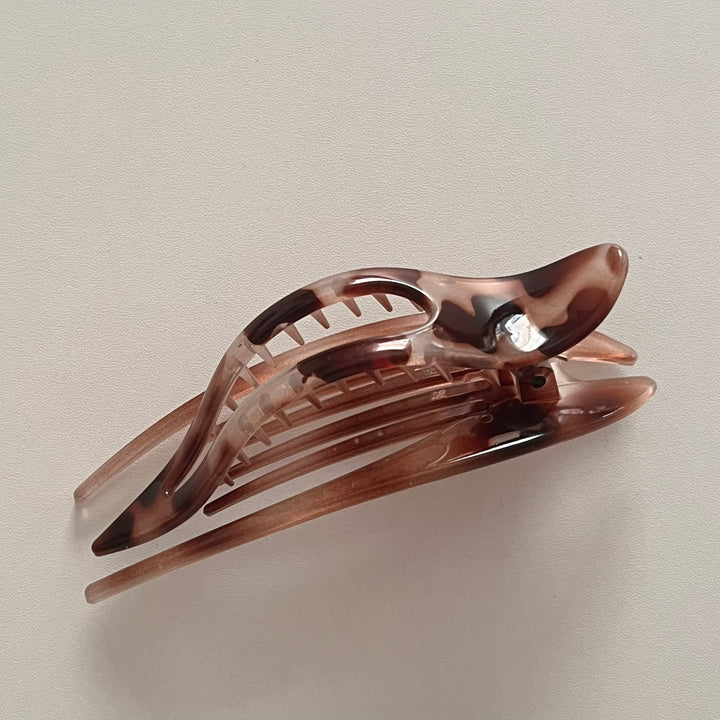 Tortoise oval claw clip side view